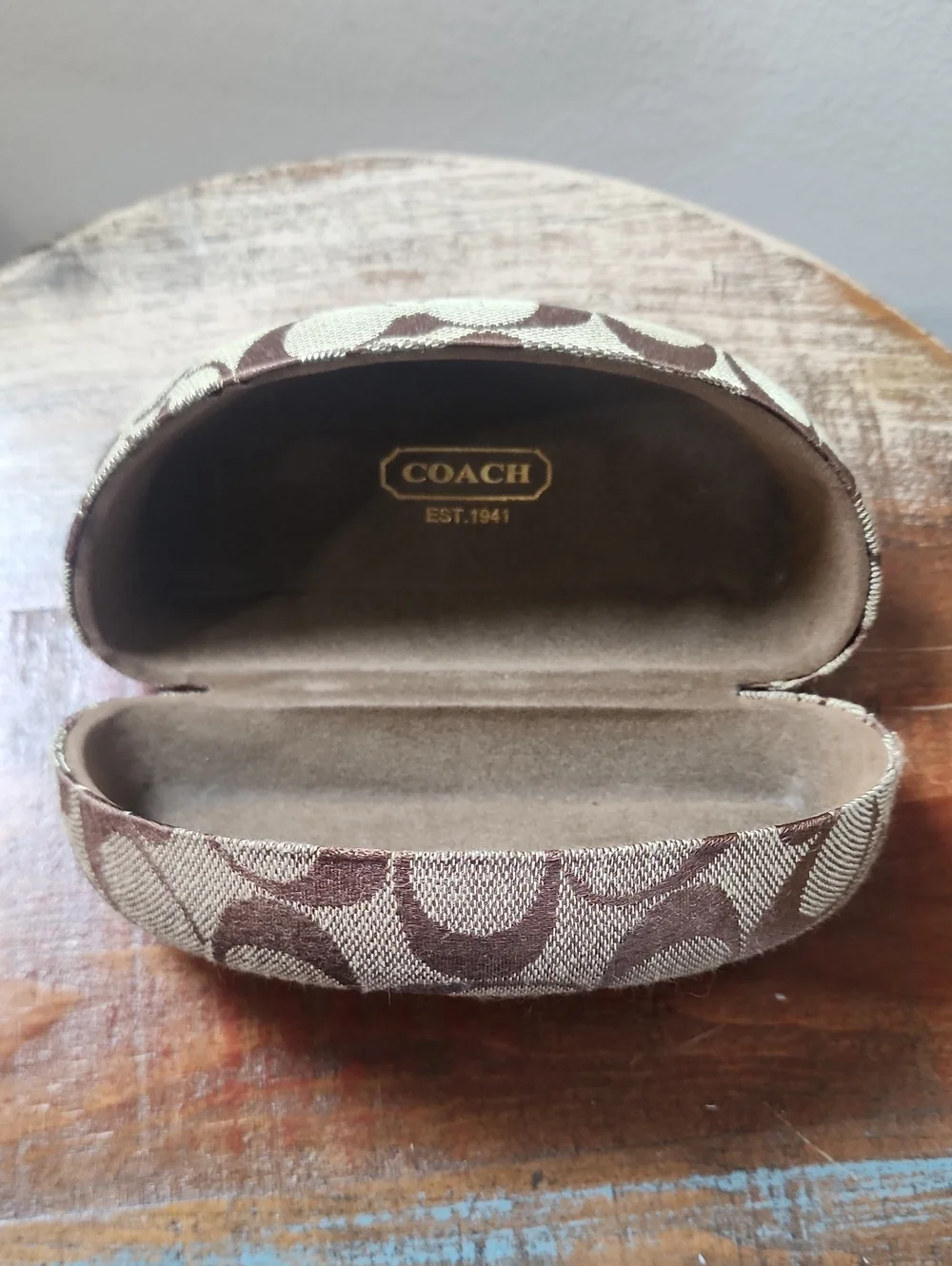 Coach Sunglass Signature Brown Case